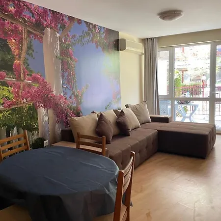 Beachfront Elenite Apartment Sveti Vlas